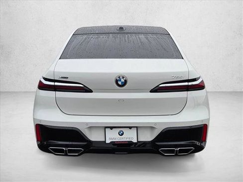 Certified 2023 BMW 760i xDrive image 7
