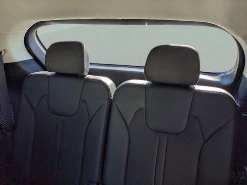 Used 2023 Kia Sorento SX image 18