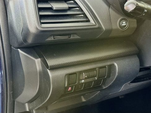 Used 2018 Subaru Crosstrek 2.0i image 10