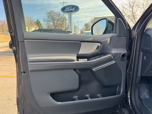 Used 2025 Ford Expedition Active image 21