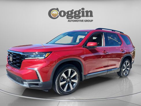 Certified 2024 Honda Pilot Touring image 1