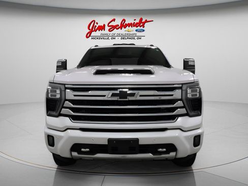 Used 2024 Chevrolet Silverado 2500 High Country image 3