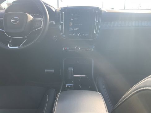 Used 2021 Volvo XC40 T5 R-Design w/ Advanced Package image 25