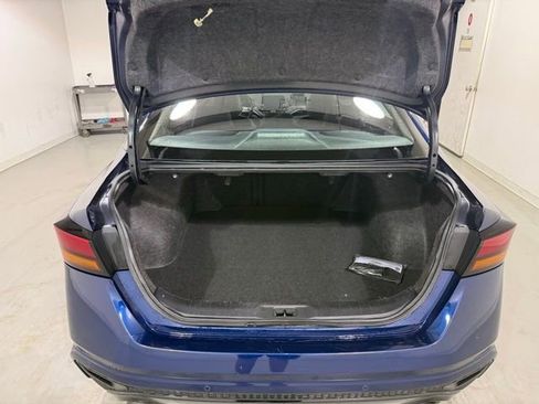 Used 2023 Nissan Altima 2.5 SR FWD image 8