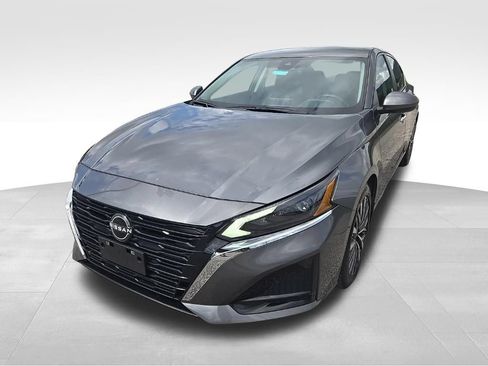 Used 2023 Nissan Altima 2.5 SV FWD image 9