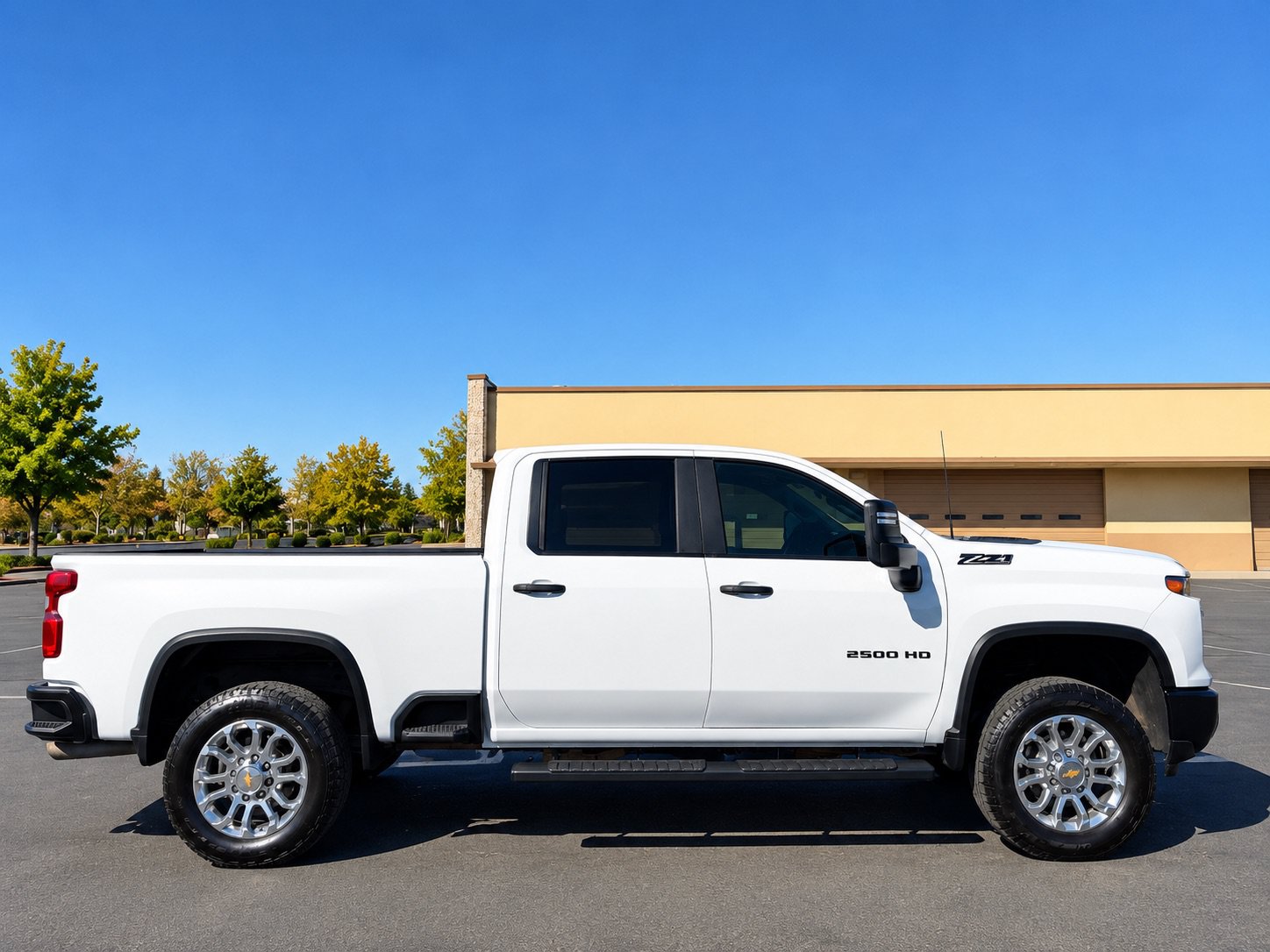 Used 2025 Chevrolet Silverado 2500 Custom w/ Custom Value Package AWD/4WD image 8