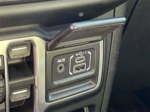 Used 2020 Jeep Wrangler Unlimited Rubicon w/ Dual Top Group image 14