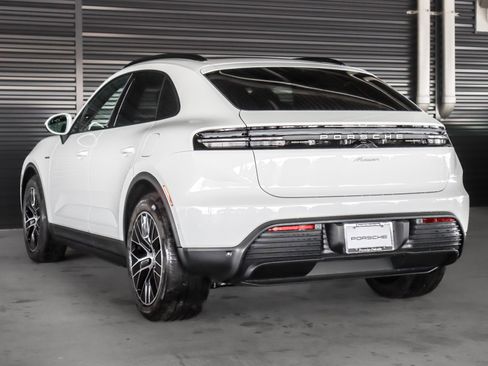 New 2026 Porsche Macan Electric image 3