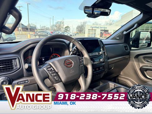 Used 2024 Nissan Titan PRO-4X image 13