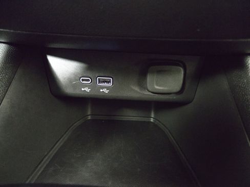 Used 2025 Buick Envista Sport Touring image 26