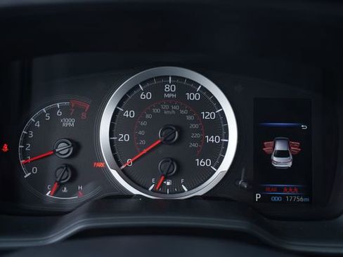 Used 2022 Toyota Corolla SE w/ Carpet Mat Package (TMS) image 29