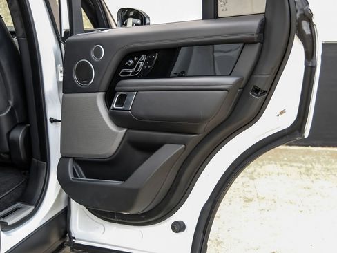 Used 2018 Land Rover Range Rover Autobiography image 56