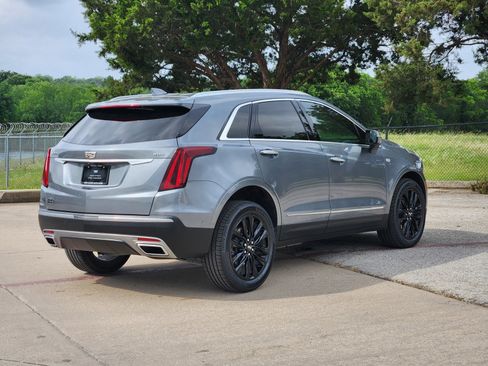 Certified 2022 Cadillac XT5 Premium Luxury w/ Technology Package FWD image 5