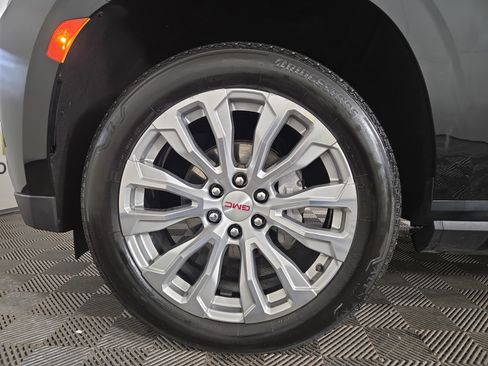 Certified 2024 GMC Yukon XL Denali image 36