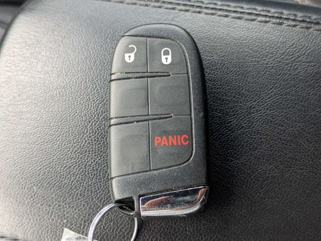 Used 2024 Jeep Compass Latitude AWD/4WD image 27
