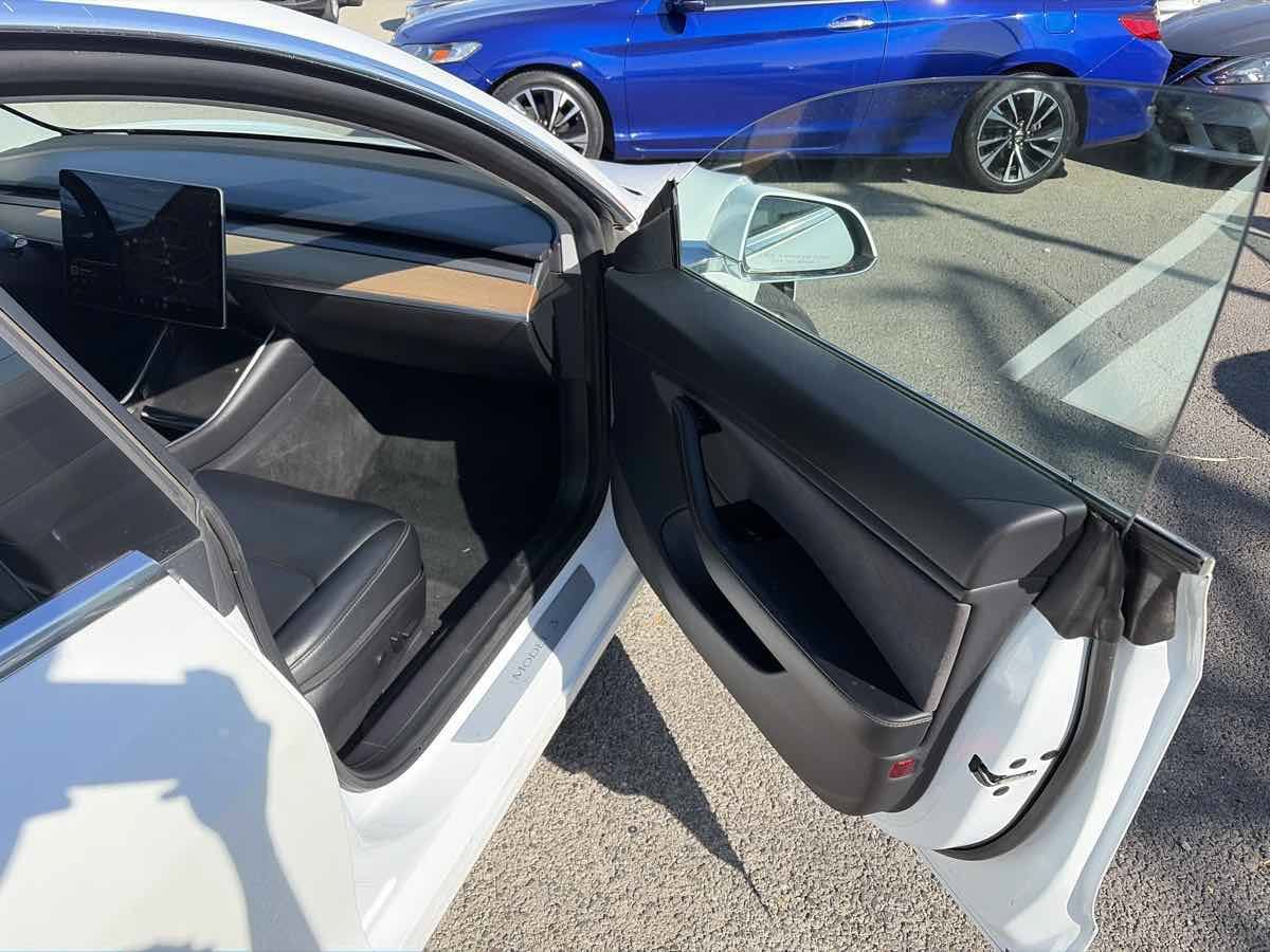 Used 2019 Tesla Model 3 Standard Range Plus RWD image 18
