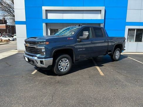 New 2026 Chevrolet Silverado 2500 LT AWD/4WD image 2