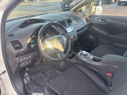 Used 2015 Nissan Leaf S w/ Charge Package image 15