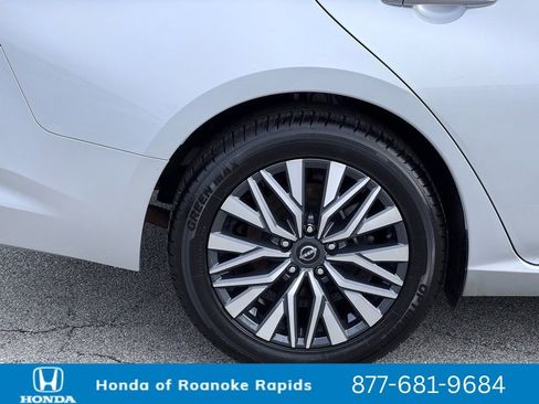 Used 2024 Nissan Altima 2.5 SV image 36