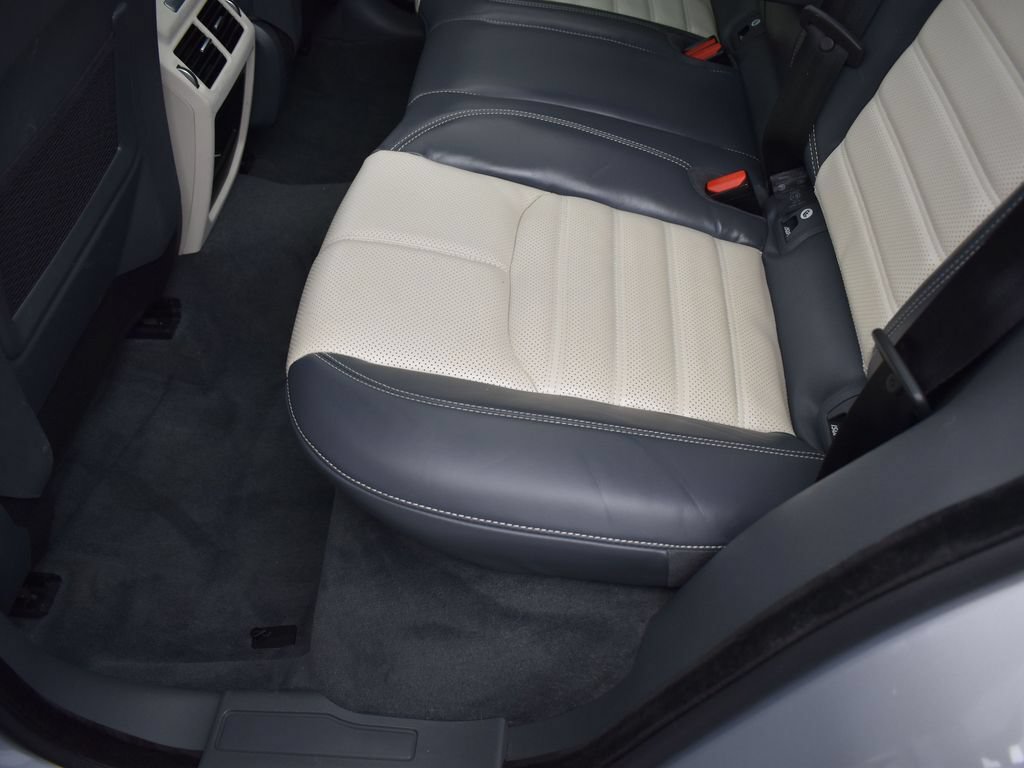 Used 2019 Land Rover Range Rover Evoque HSE Dynamic AWD/4WD image 34