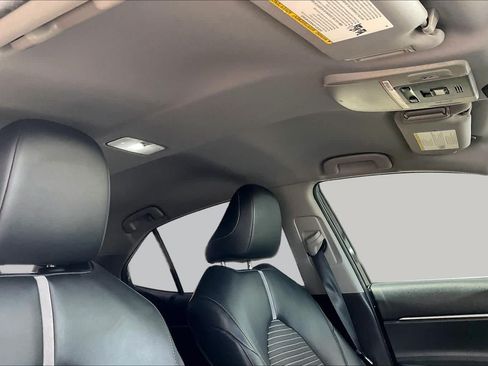 Used 2023 Toyota Camry SE FWD image 14