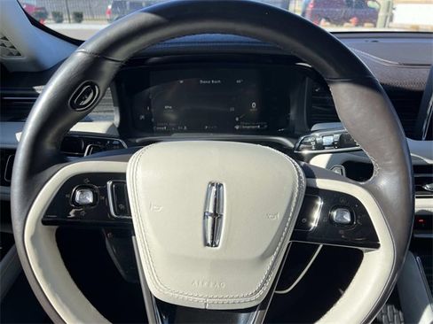 Used 2023 Lincoln Aviator Black Label w/ Jet Package image 20