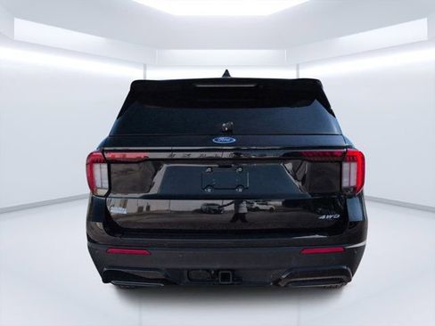 Used 2025 Ford Explorer ST-Line w/ ST-Line Street Pack AWD/4WD image 4