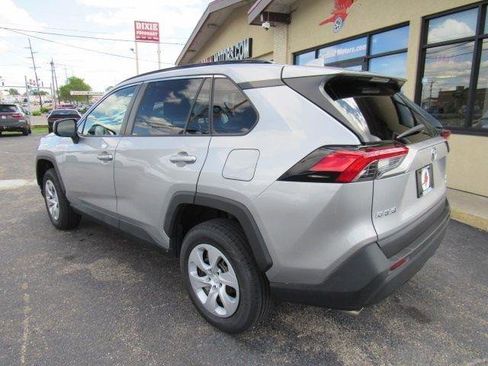 Used 2021 Toyota RAV4 LE AWD/4WD image 5