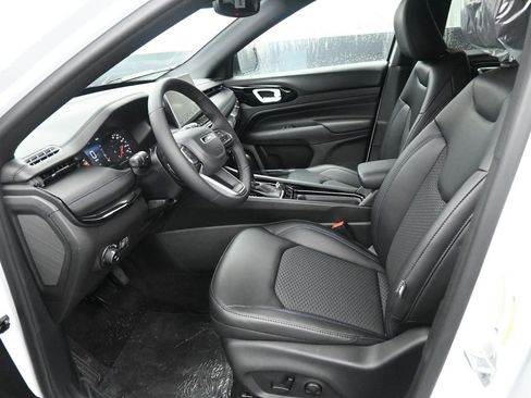 New 2026 Jeep Compass Latitude w/ Sun and Sound Group image 10