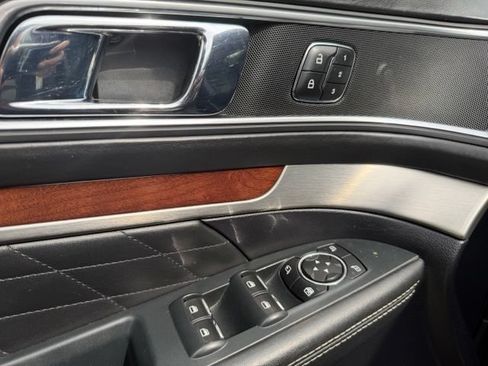 Used 2018 Ford Explorer Platinum AWD/4WD image 13