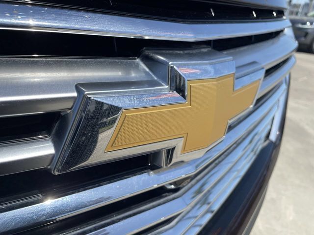 Used 2023 Chevrolet Traverse Premier FWD image 31