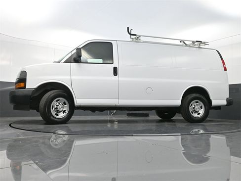Used 2020 Chevrolet Express 2500 w/ Driver Convenience Package image 23