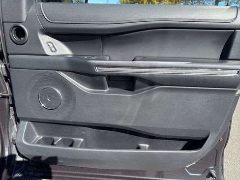 Used 2024 Ford Expedition XLT image 37