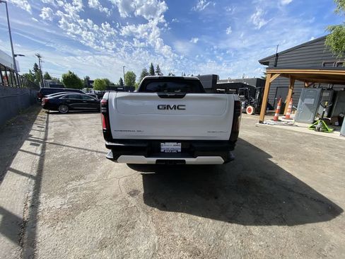 Used 2025 GMC Sierra EV Denali AWD/4WD image 5