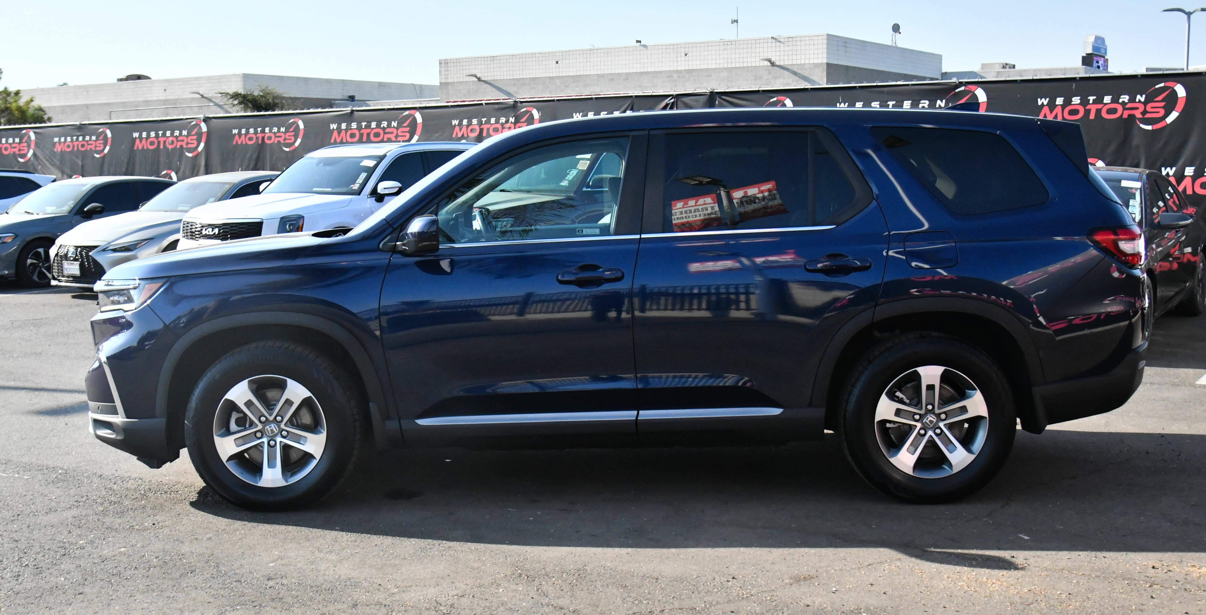 Used 2024 Honda Pilot EX-L image 4