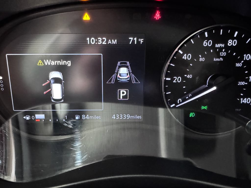 Used 2022 Nissan Kicks SR FWD image 16