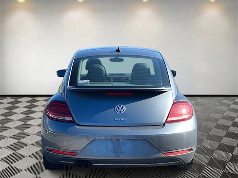 Used 2019 Volkswagen Beetle 2.0T SE image 4