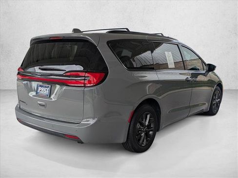 Used 2021 Chrysler Pacifica Touring-L w/ S Appearance Package FWD image 5