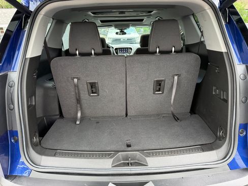 Certified 2023 GMC Acadia SLE w/ Driver Convenience Package AWD/4WD image 19