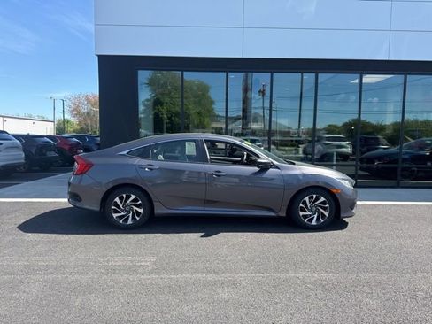 Used 2016 Honda Civic EX image 2