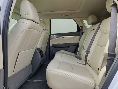 Used 2021 Cadillac XT5 Premium Luxury FWD image 16