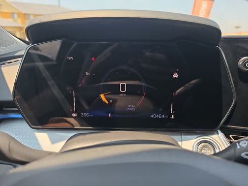 Used 2025 Chevrolet Trax LT FWD image 19