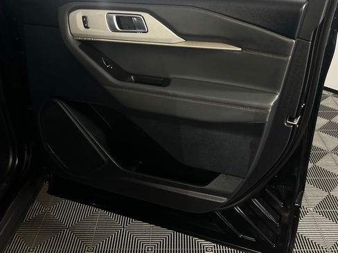 Used 2025 Ford Explorer Active image 37