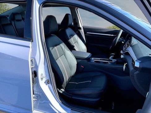 New 2026 Nissan Altima 2.5 SR w/ SR Midnight Edition Package FWD image 11