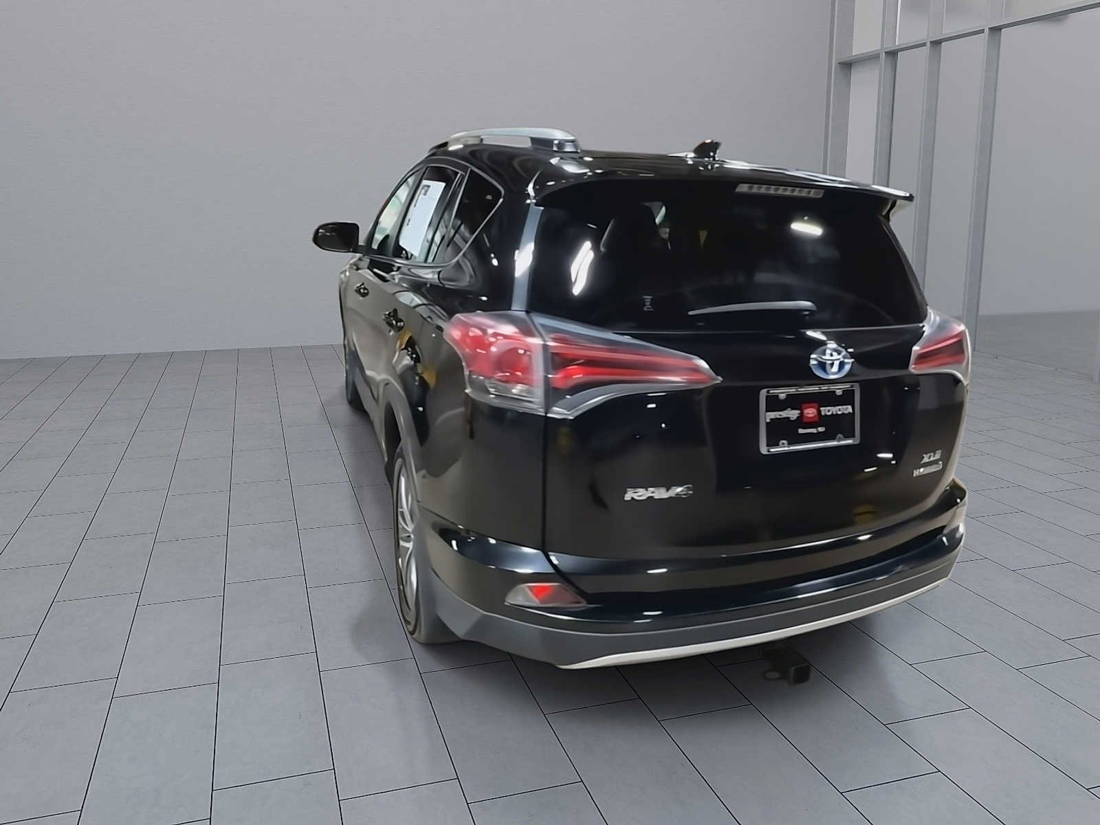 Certified 2016 Toyota RAV4 XLE AWD/4WD image 7