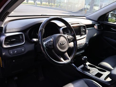 Used 2017 Kia Sorento EX AWD/4WD image 19