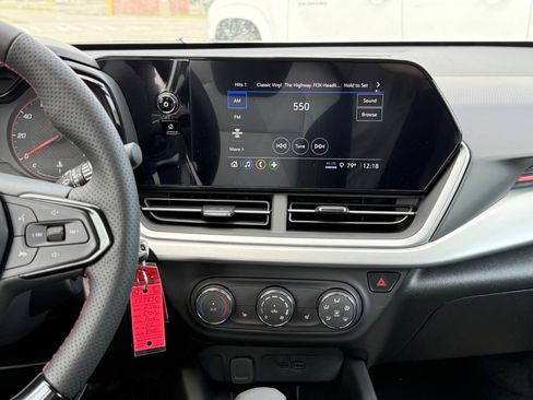 New 2026 Chevrolet Trax RS w/ Sunroof Package FWD image 19