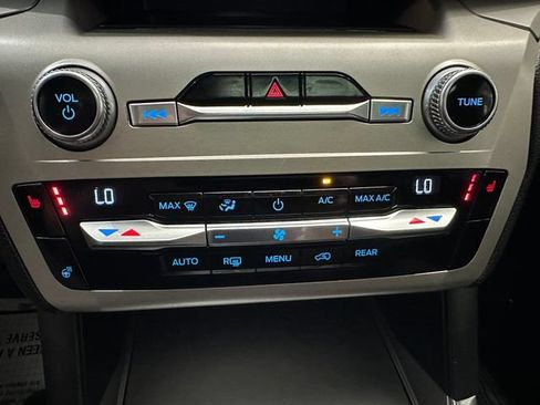 Used 2021 Ford Explorer XLT w/ Equipment Group 202A AWD/4WD image 12