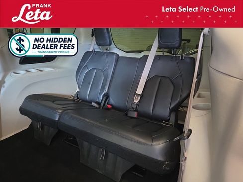 Used 2022 Chrysler Pacifica Touring-L FWD image 19