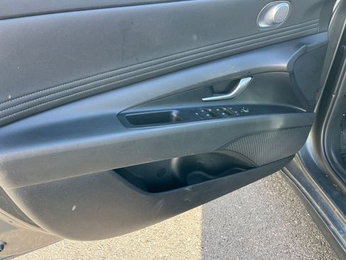 Used 2025 Hyundai Elantra SEL image 20